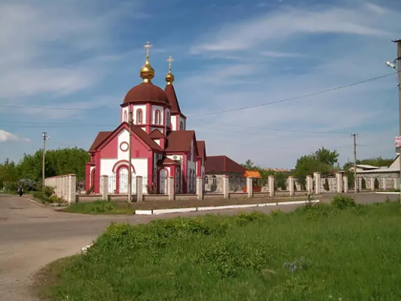 Церковь в посёлке.