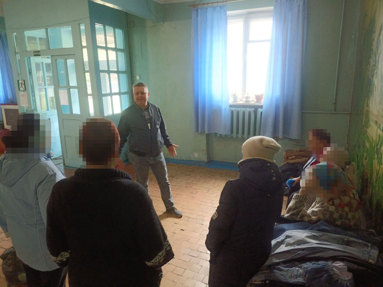 В общежитии г. Енакиево состоялась встреча с краснолиманцами.