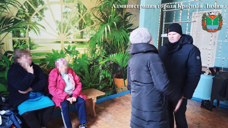 Глава администрации города Красный Лиман провел встречу с краснолиманцами. Глава администрации города Красный Лиман провел встречу с краснолиманцами.