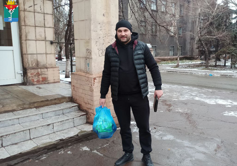В Администрации Краснолиманского муниципального округа выдали гуманитарную помощь. В Администрации Краснолиманского муниципального округа выдали гуманитарную помощь.