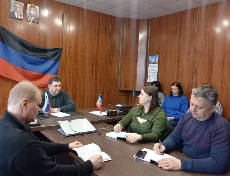 Еженедельное аппаратное совещание. Еженедельное аппаратное совещание.