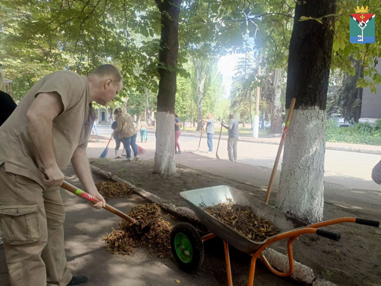 Краснолиманцы провели субботник. Краснолиманцы провели субботник.